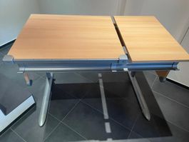 Höhenverstellbarer Schreibtisch, kippbare Platte, Korpus