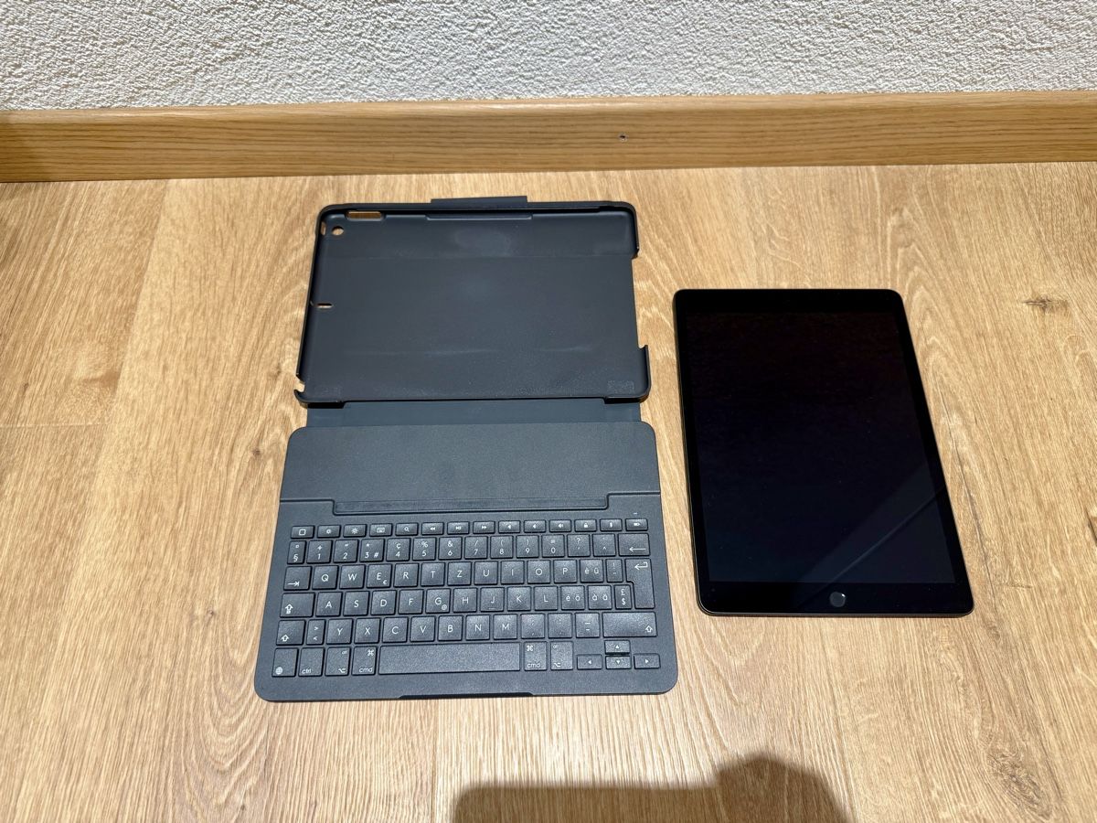 Apple Tablet PC: Apple iPad Gen. 9 mit Logitech-Tastatur-Case – Usato da Wagen venduto da S.Ehrling 5