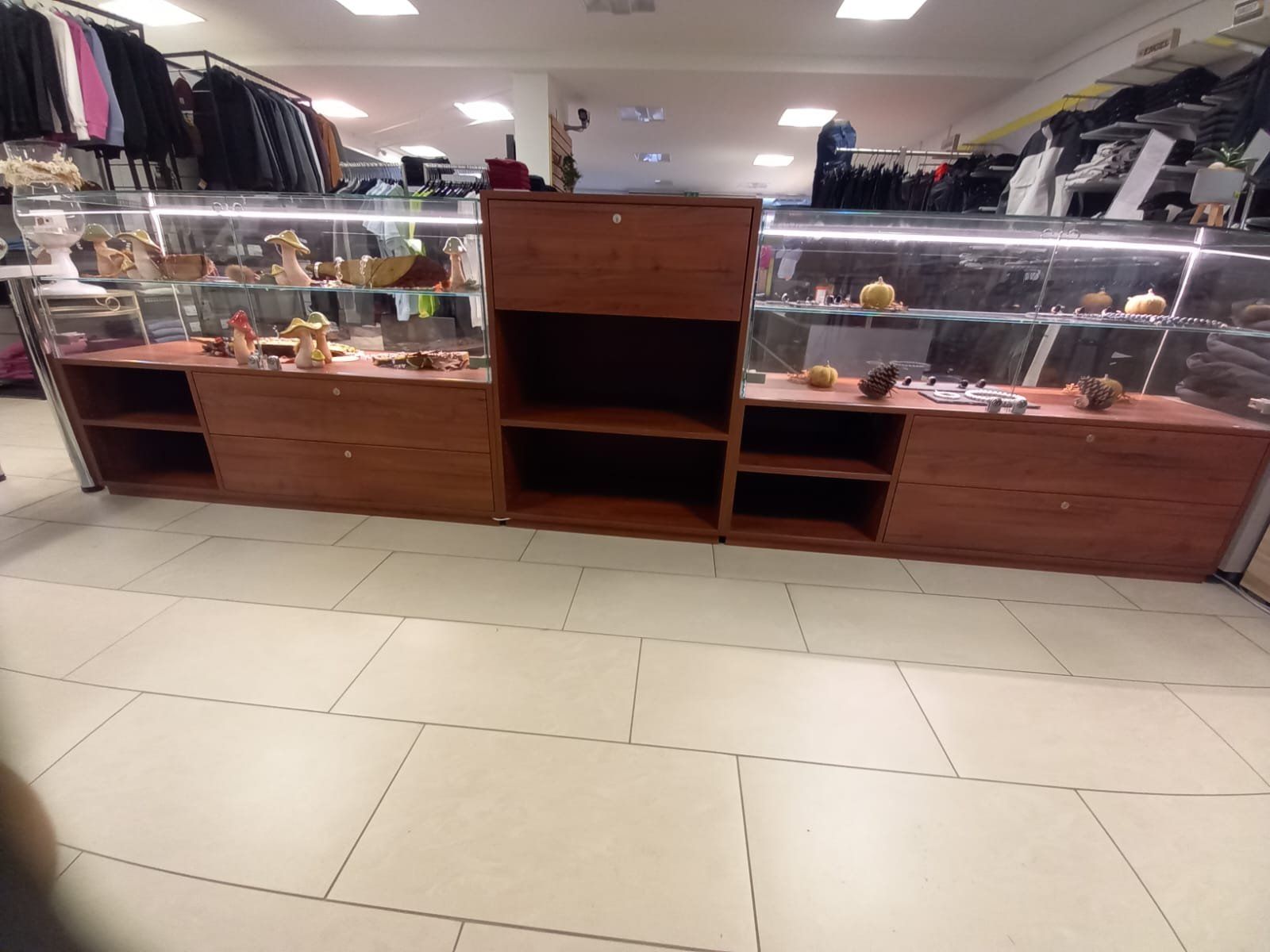 Vetrine: Schauvitrine – Usato da Grenchen venduto da oli_c8vr 3