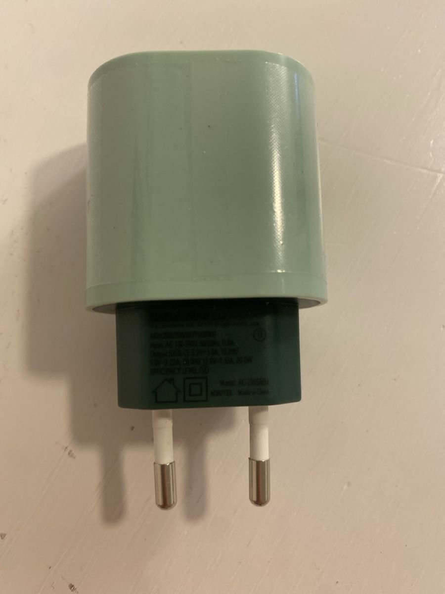 Caricabatterie: Cellularline Ladegerät mit USB-C – Usato da Winterthur venduto da Niggita 1