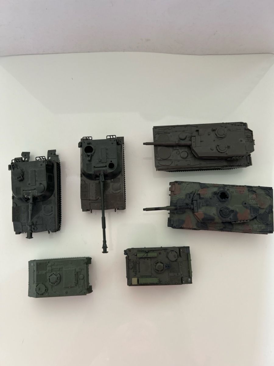 Kit di modellismo & Modellini statici: Voitures chars Rocco 1:87/HO – Usato da Veytaux venduto da ccristina