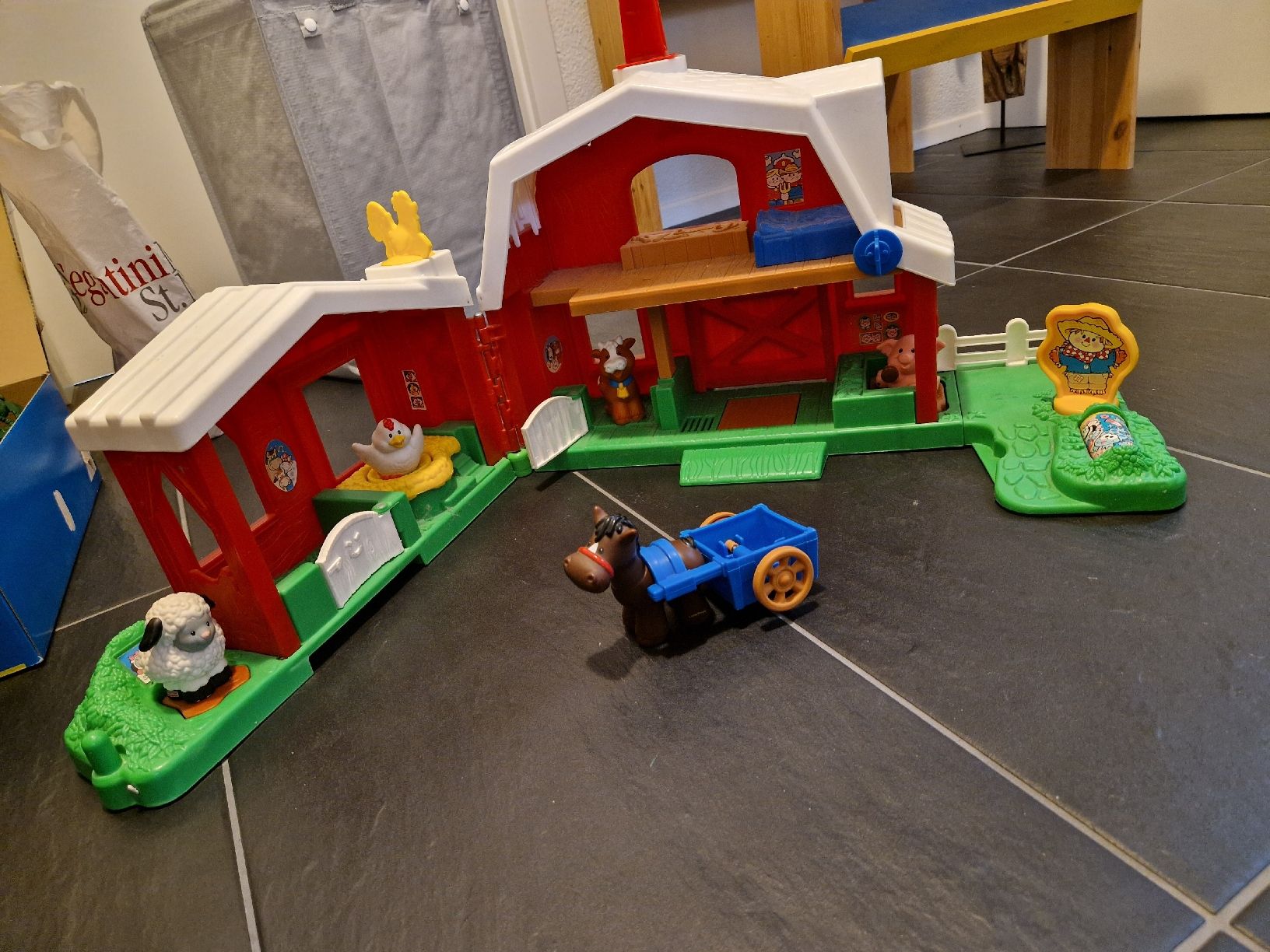 Fisher-Price Giocattoli: Bauernhof mit Tieren – Usato da Utzenstorf venduto da noe_2klh 2