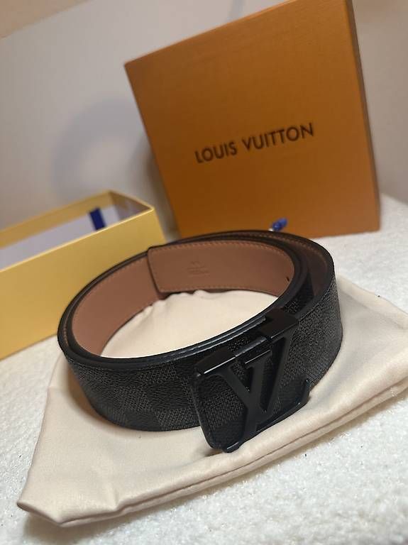 Cinture: Louis Vuitton Gürtel Schwarz – Usato da Urdorf venduto da Rafael.54