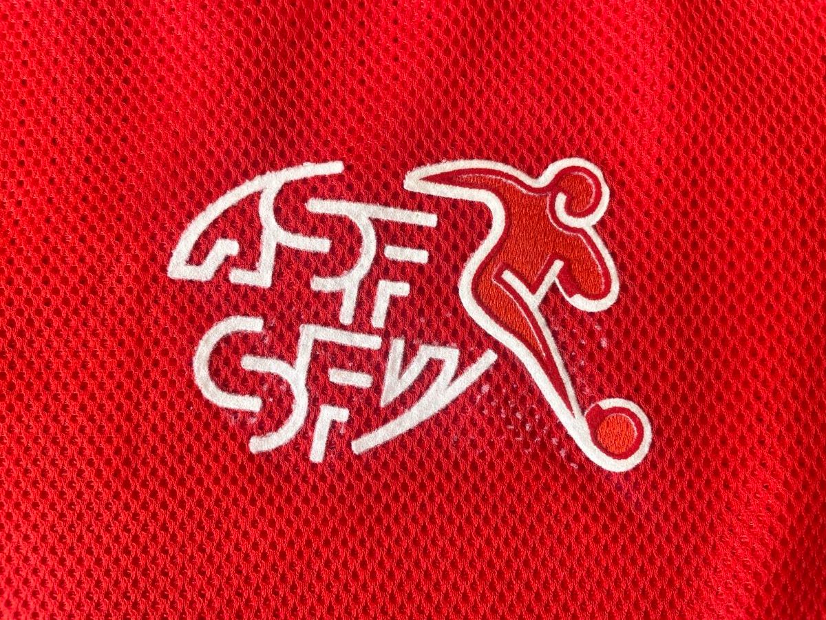 Schweizer Nati Canottiere & Pantaloni: Schweizer Nati Trikot, Frei #9 – Nuovo (secondo la descrizione) da Boll venduto da 27simpson 3