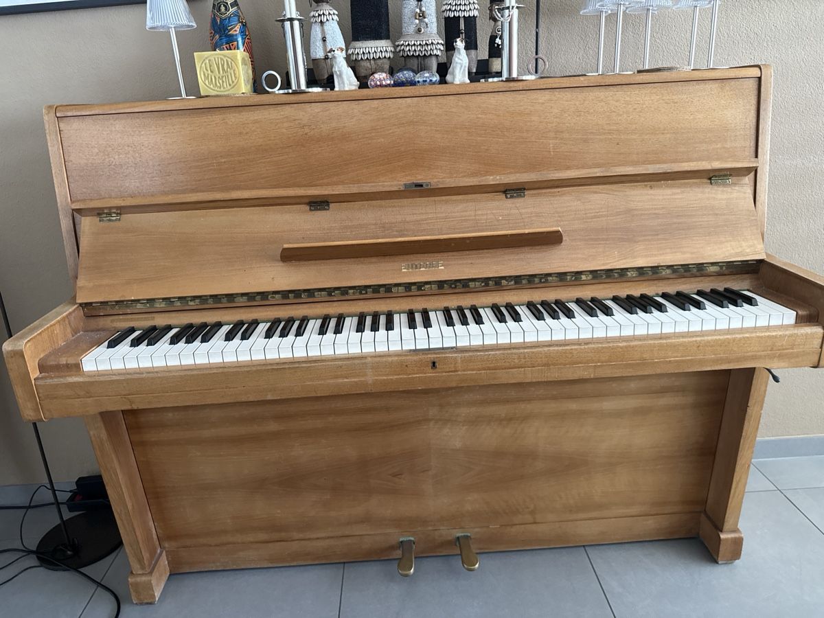 Strumenti musicali: Klavier helles Holz guter Zustand – Usato da Kilchberg ZH venduto da lin_8dds 3