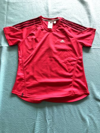 Adidas Damen T-Shirt rot Gr. M Kurzarm V Ausschnitt Streifen