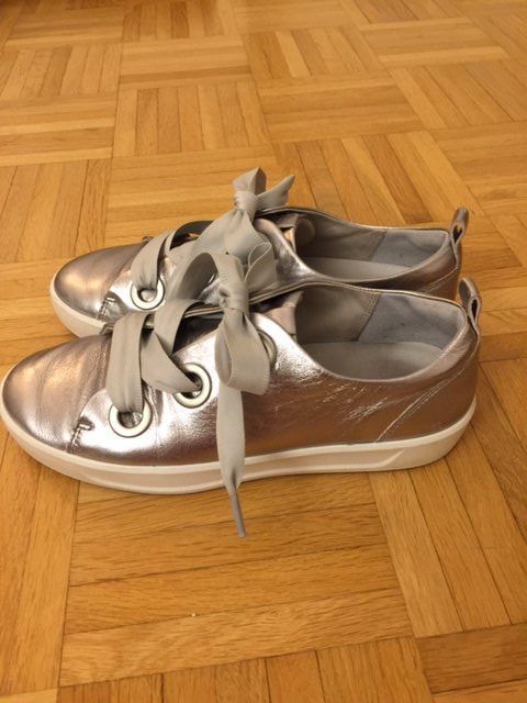Ecco Scarpe da donna: Sneaker "ecco" Gr. 39-40, Leder! – Nuovo (secondo la descrizione) da Walenstadt venduto da ricamul 1