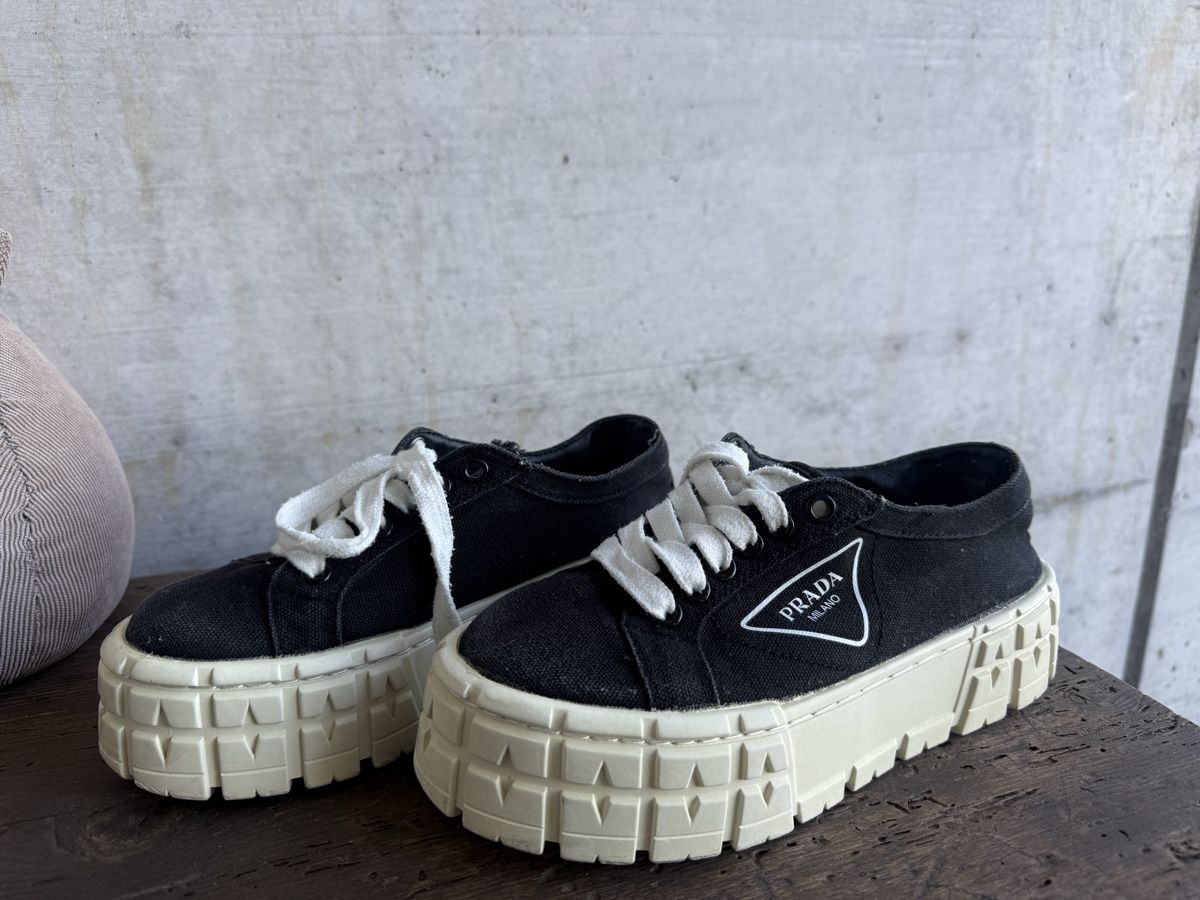 Prada Damenschuhe: Prada Plateau Sneaker schwarz . Größe 37 – Gebraucht aus Muttenz von nov_2py2 1