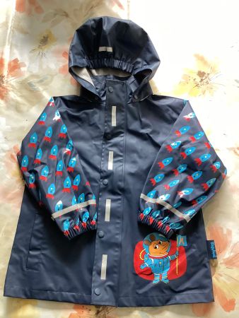 ZWEI Sets Matschkleider, Jacken 98/Hosen 104