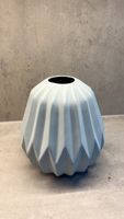 Dekorative Vase matt hellblau geometrisch