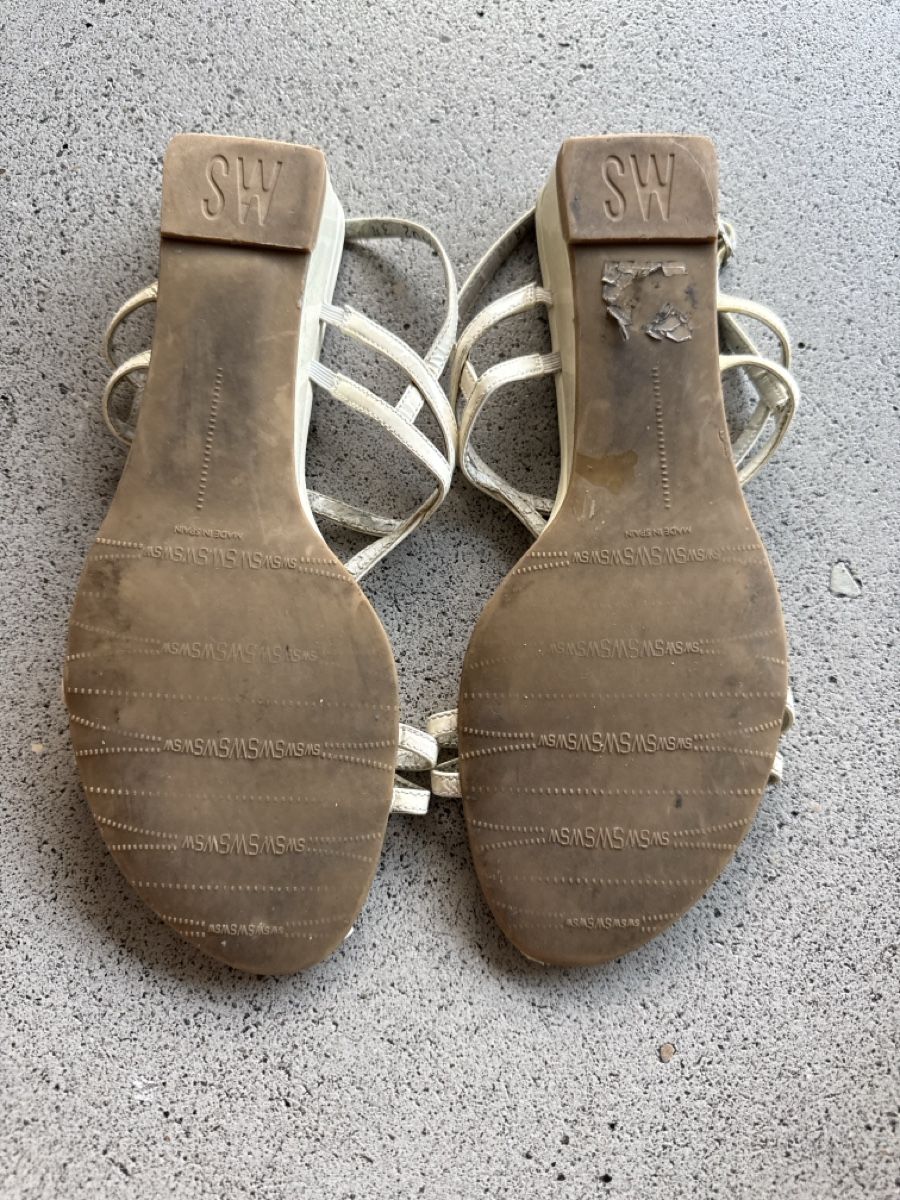 Stuart Weitzman Scarpe da donna: Stuart Weitzmann weisse Lack Sandalen, Gr. 38 – Usato da Richterswil venduto da Solemare47Nicole 1