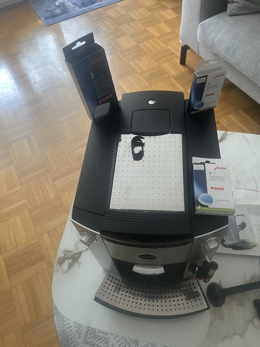 Jura Kaffeemaschinen & Espressomaschinen: Jura Kaffeemaschine – Gebraucht aus Wetzikon ZH von Karin01.02. 5