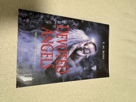 Devoted Angels, Thriller von E.M. Ross