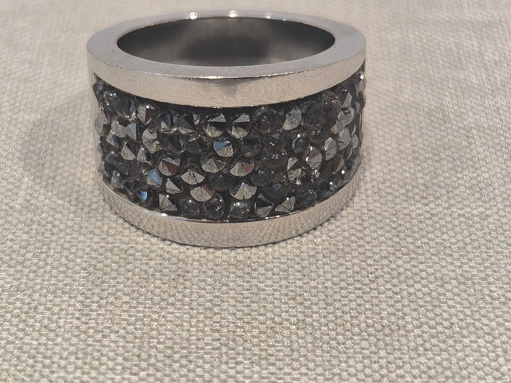 Anelli: Bague S. OLIVER cristaux noir  – Usato da Courtepin venduto da mandy67 1