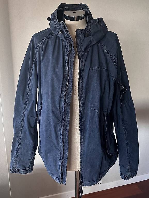 CP Company Giacche: CP Companys Jacke blau – Usato da Würenlos venduto da avauva