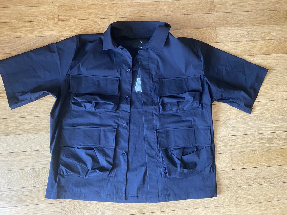 Chemises: Y-3 Kurzarm-Hemd / Neu, Gr.L – Neuf avec emballage d'origine à Basel par Sekijo 1