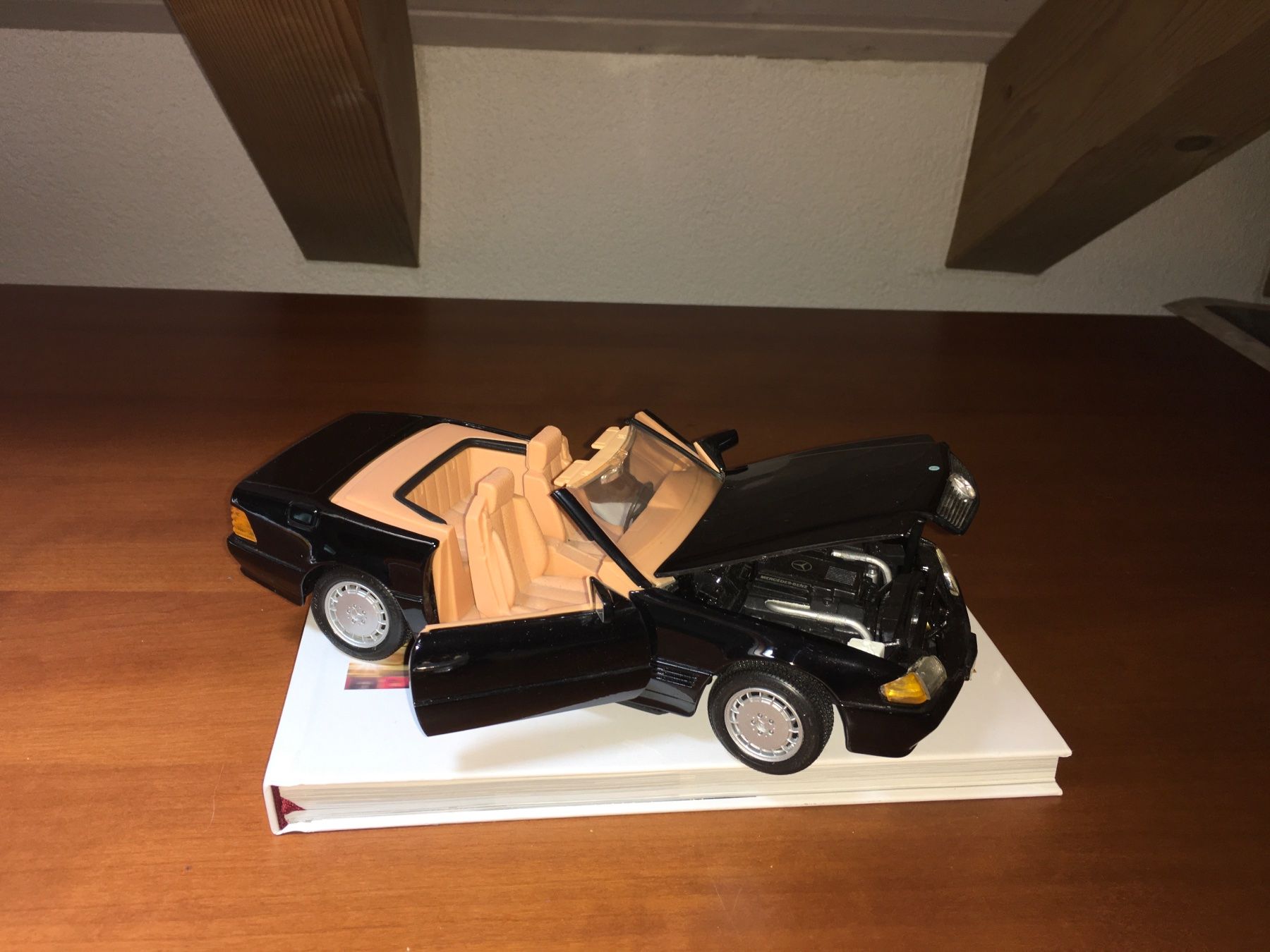 Mercedes-Benz Modellini d'auto: Mecedes - Benz 500 SL 1/18 – Usato da Wohlen AG venduto da PrivatSammlung 4