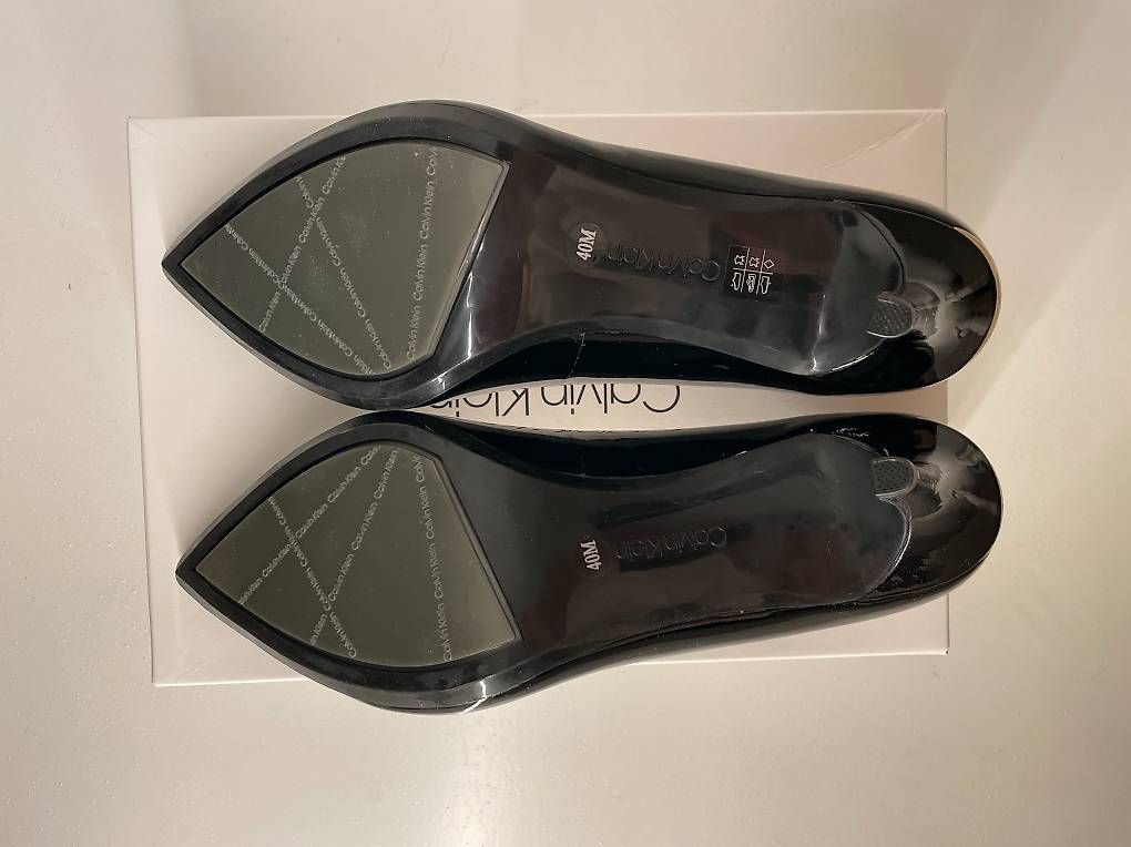 Calvin Klein Scarpe da donna: Calvin Klein Pumps ungetragen - Gr. 41 – Nuovo (secondo la descrizione) da Feldbrunnen venduto da pet_d26z 1