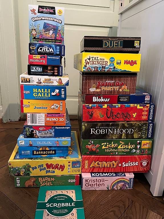 Jeux: Gesellschaftsspiele - 23 Stück – D'occasion à Zürich par cat