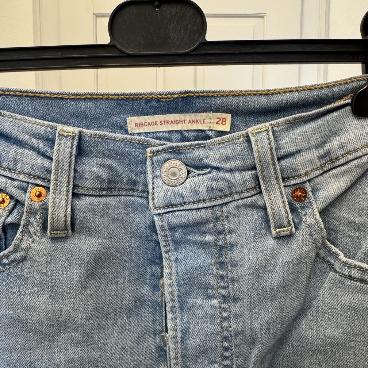 Levi's Pantaloni: Levi's Ribcage Straight Ankle Jeans, Gr. 28, hellblau – Usato da Baden venduto da sinaxli 2