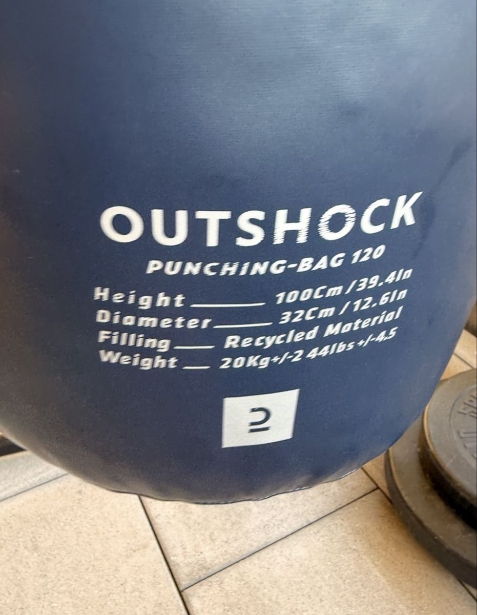 Decathlon Sacchi da boxe: Boxsack mit Ständer und Handschuhen – Usato da Uzwil venduto da Roger_Louis 5