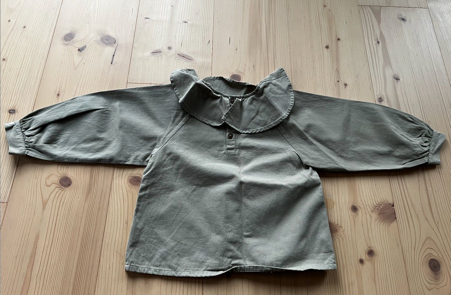 Blusen, T-Shirts & Tops: DONSJE Blouse Gr. 104/110 als neu! – Neu (gemäss Beschreibung) aus Zürich von normanprice 5