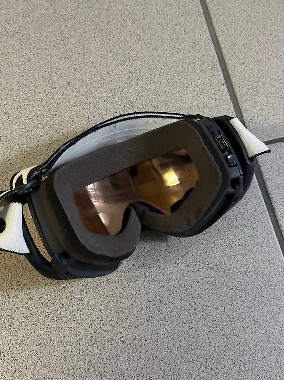 Occhiali & Lenti: Smarte Skibrille mit Bildschirm – Usato da Zürich venduto da daz_85bq 1