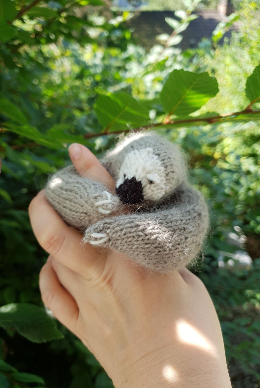 Statuette: Handgestrickten Faultier OOAK Dekor – Nuovo (secondo la descrizione) da Gelterkinden venduto da Macrameed