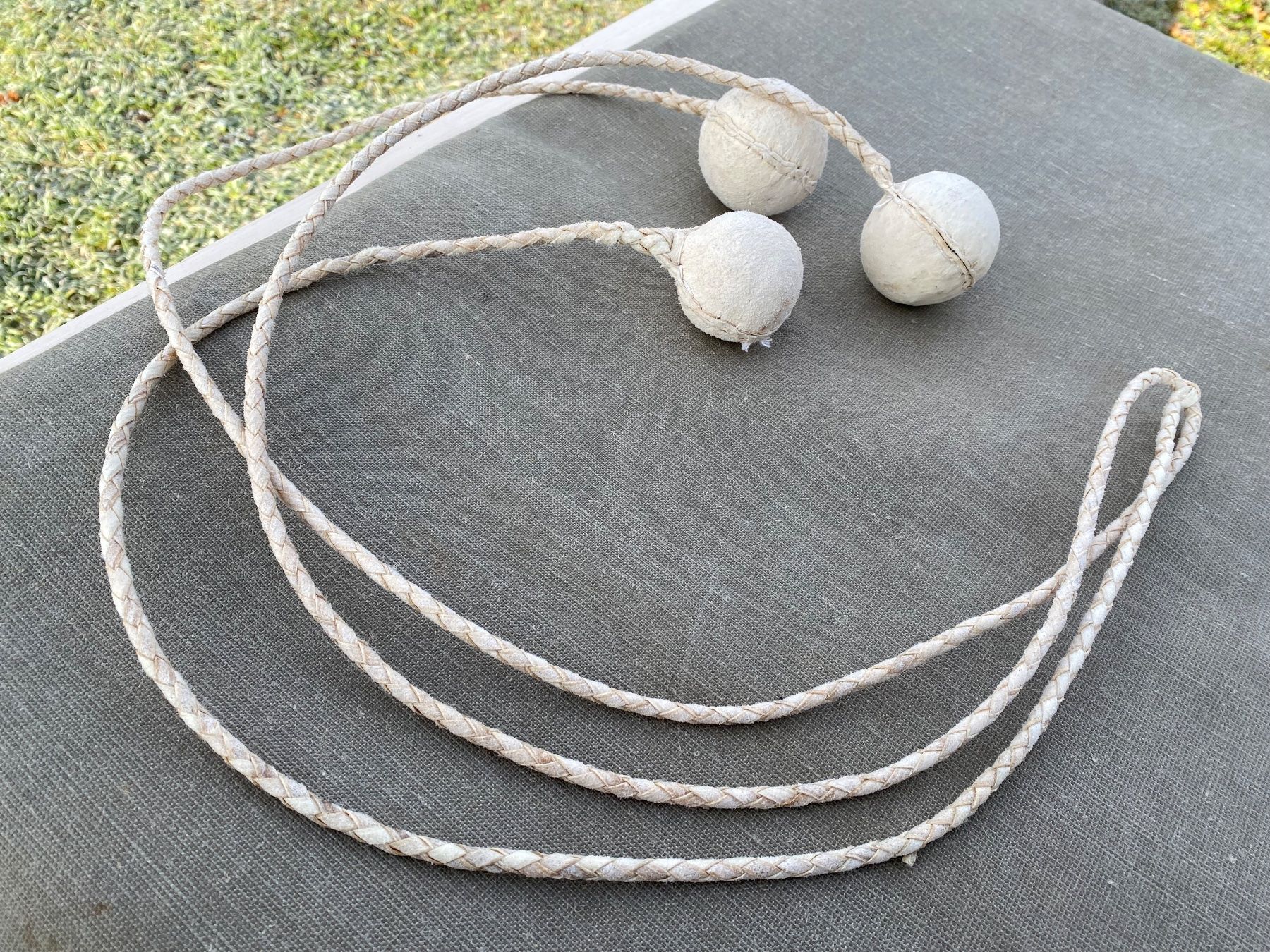 Glocken & Treicheln: schöne alte Gaucho Bola aus Argentinien – Gebraucht aus Feldbach von Fea1 1