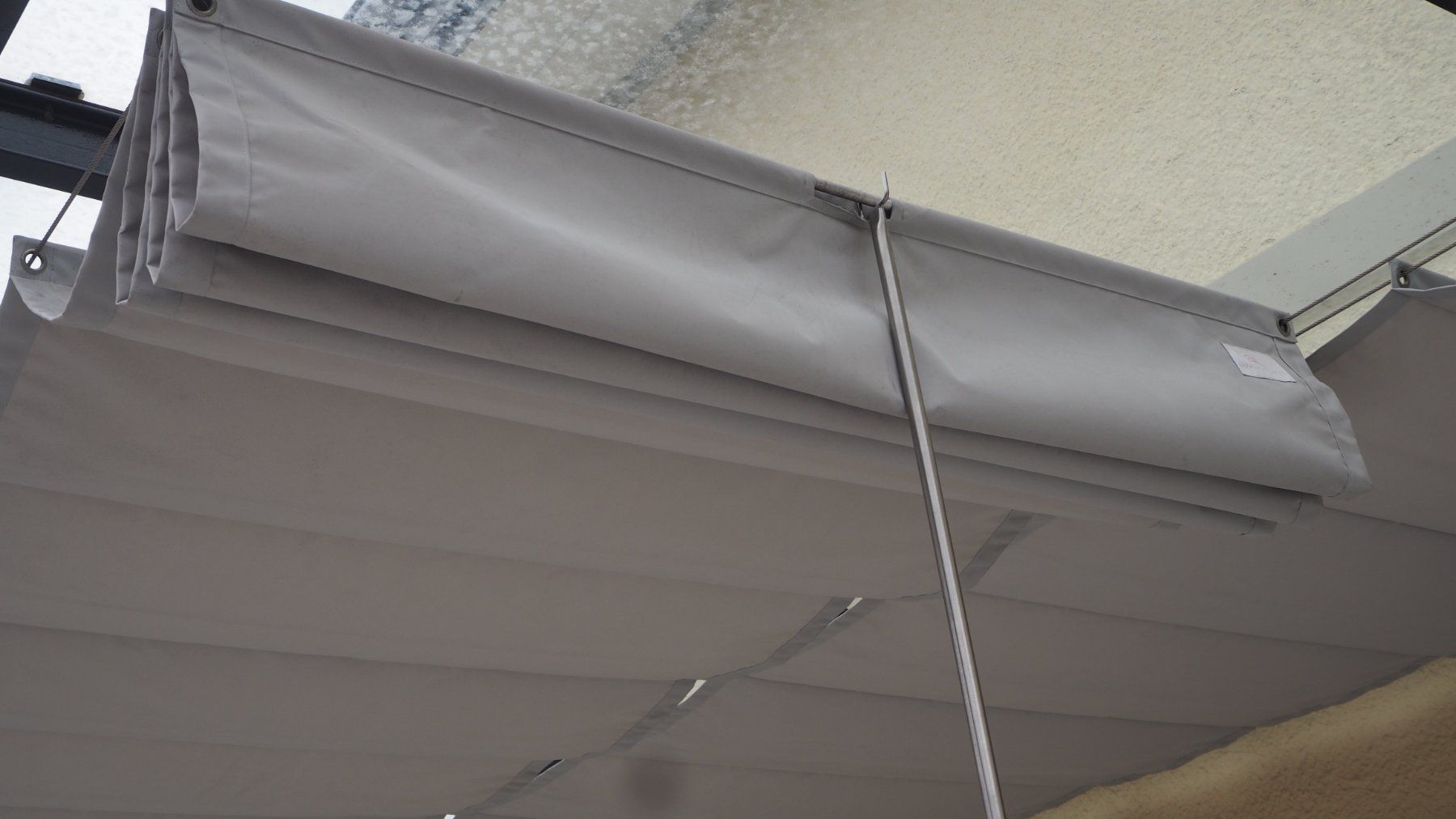 Unterstände: Sitzplatzüberdachung Glas/Metall mit Sonnen- und Windschutz – Gebraucht aus Ostermundigen von brechi3072 7