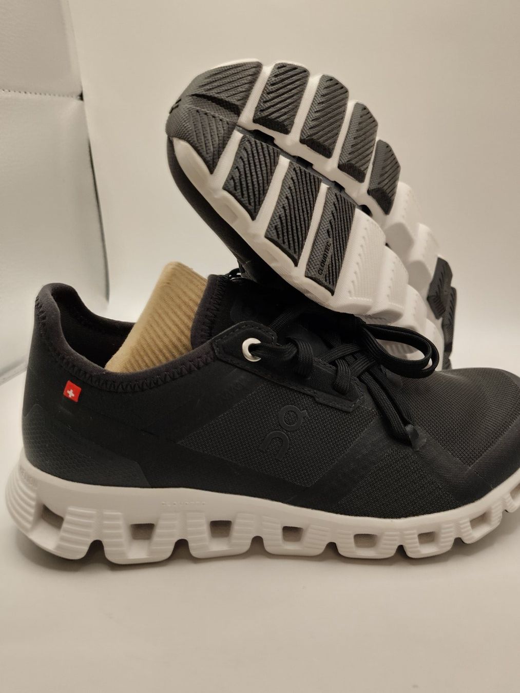 On Scarpe da uomo: On Running - Cloud X 3 AD - Black/White Gr. 36 – Nuovo e nell'imballaggio originale da Dällikon venduto da Retouren_Resale