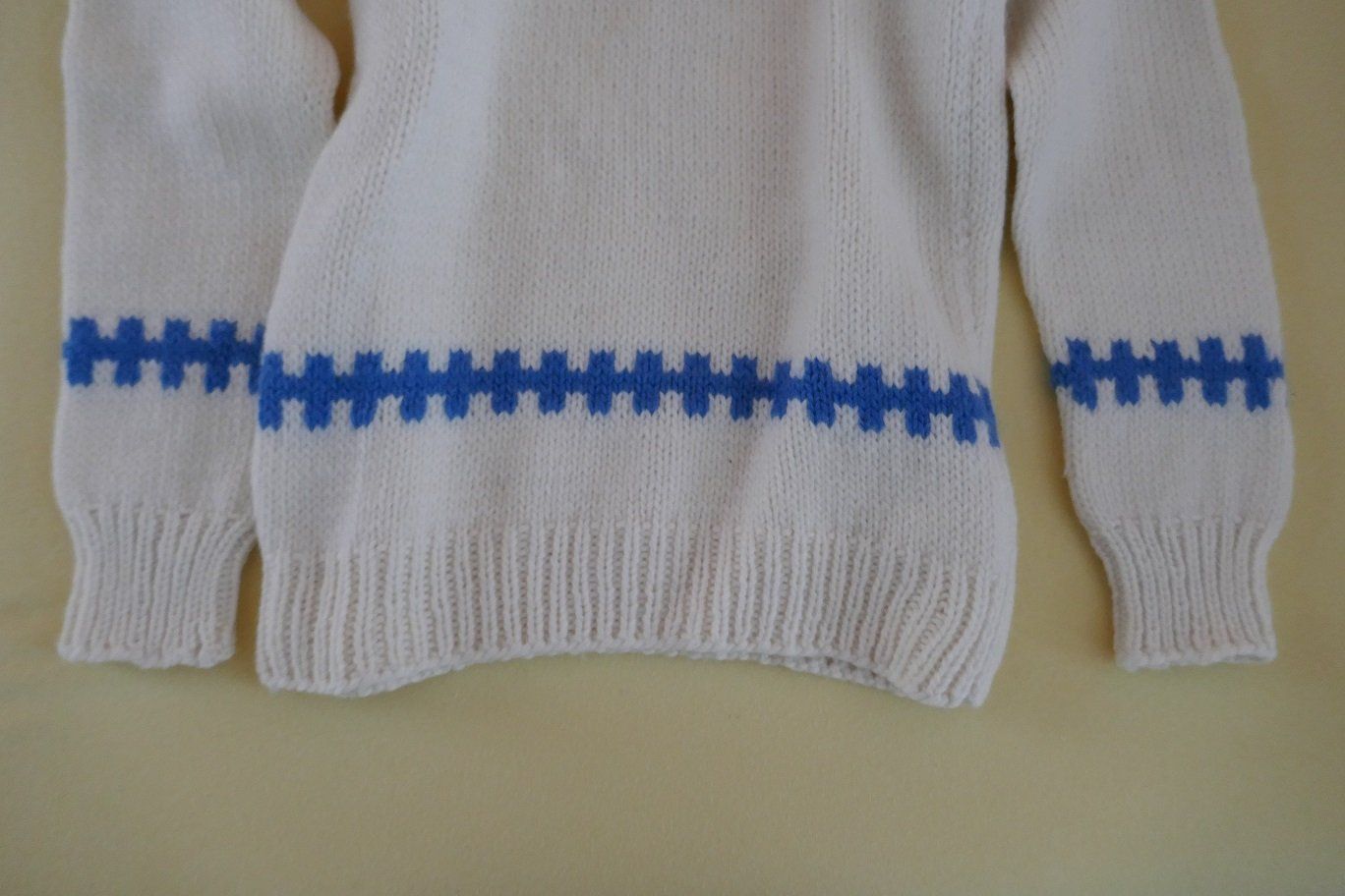 Maglioni & Felpe: Unikat: Selbst gestrickter warmer (Ski-)Pullover mit Mütze – Usato da Horgen venduto da Feli39 2