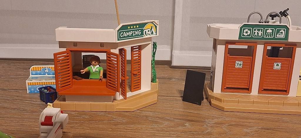 Playmobil Giocattoli: Playmobil Camping Platz – Usato da Neuenkirch venduto da Ducati79 2