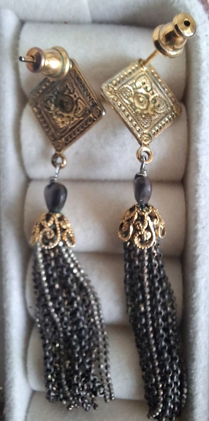 Ohrringe & -stecker: Boucles d'oreilles Satellite ornées de perles et pompons – Gebraucht aus Genève von a_t_g5kq 2