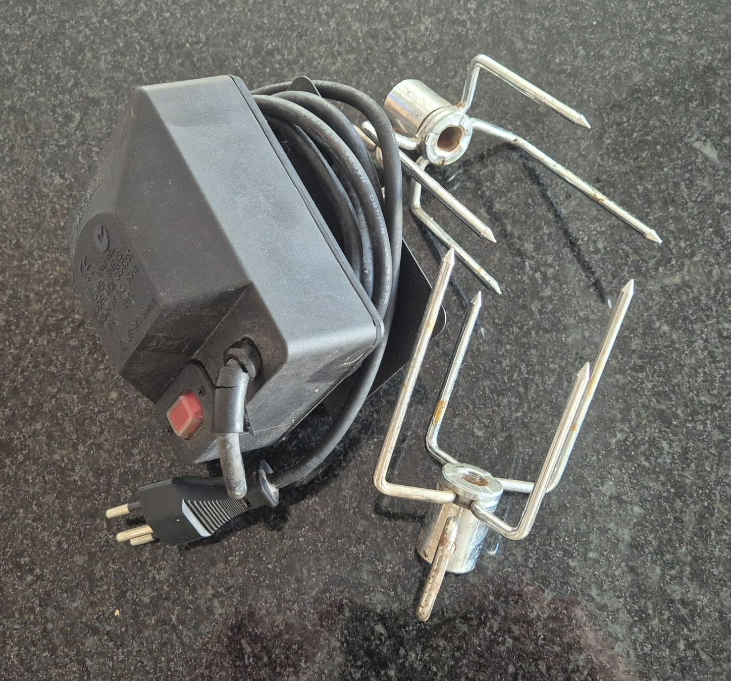 Broil King Griglie: Broil King Baron Grill mit Seitenkocher – Usato da Grüningen venduto da maenimaa 7