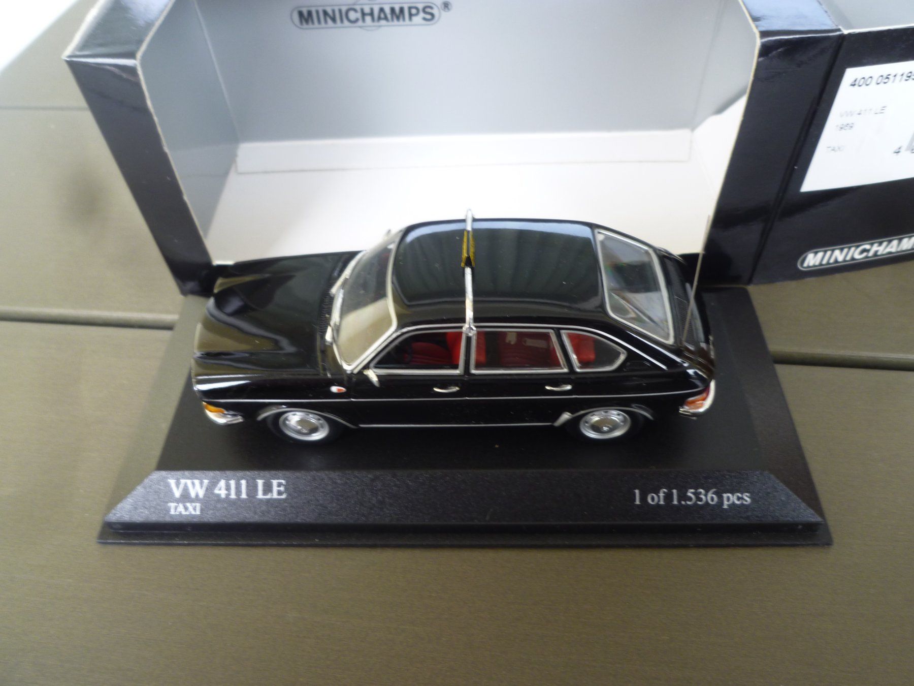 Volkswagen Modellini d'auto: VW 411 LE "Taxi" – Nuovo e nell'imballaggio originale da Flawil venduto da Imperiosud 5