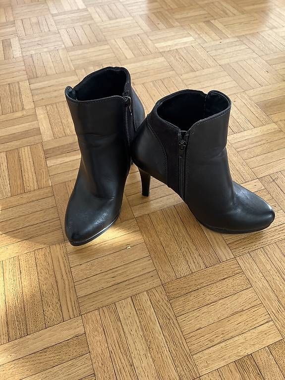 Scarpe da donna: Schwarze Stiefeletten Echtleder / Grösse 39 – Nuovo (secondo la descrizione) da Weiningen ZH venduto da MelVintage 2