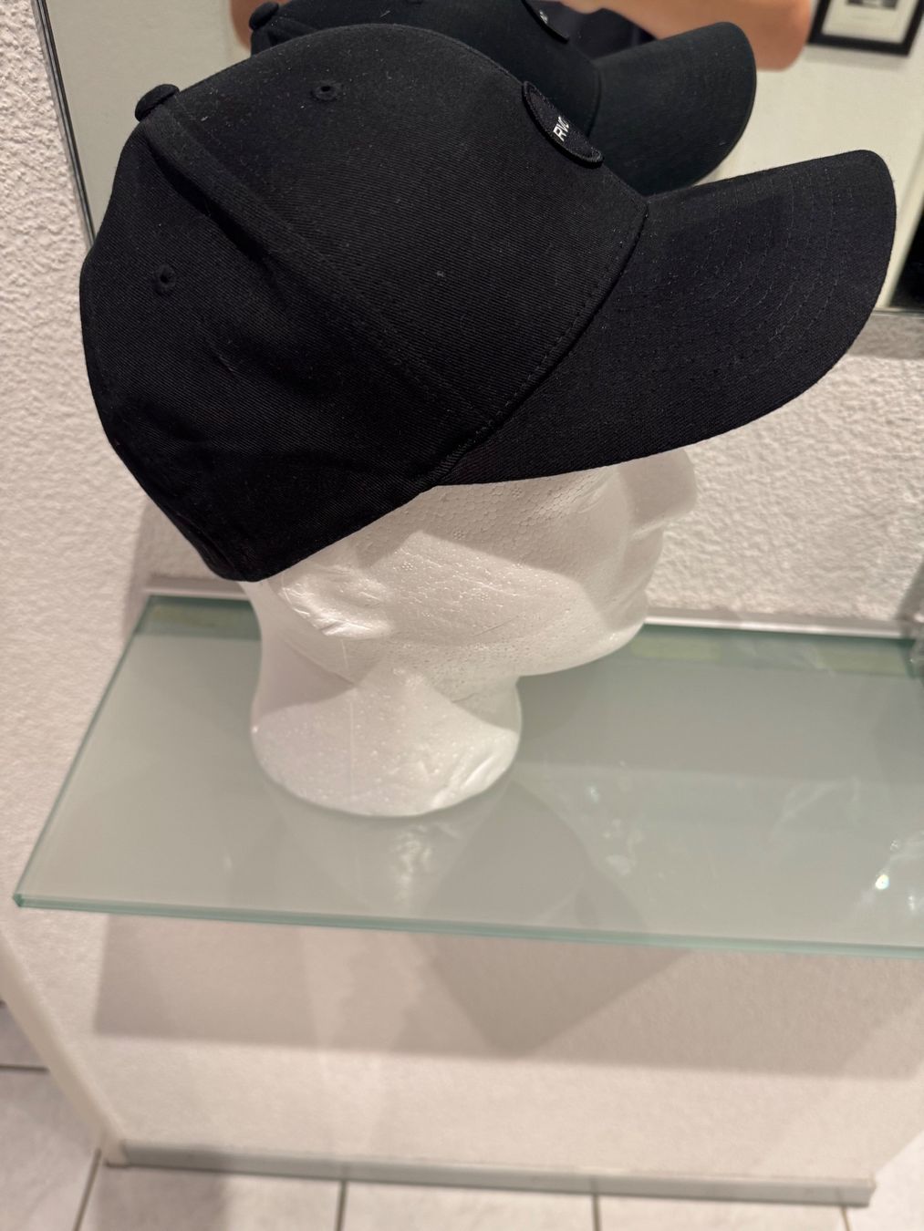 Hüte, Mützen & Caps: RVCA - Neu nie getragen, war ein Geschenk. Flexfit. – Neu (gemäss Beschreibung) aus Neuenhof von Mixmaster 3