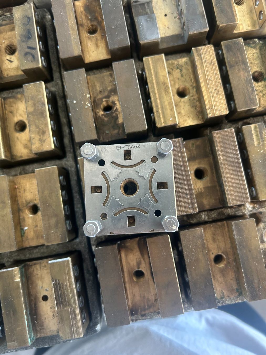 Tutti gli attrezzi: Diverse EROWA Elektrodenhalter – Usato da Dürnten venduto da Runox-Verkauf 1