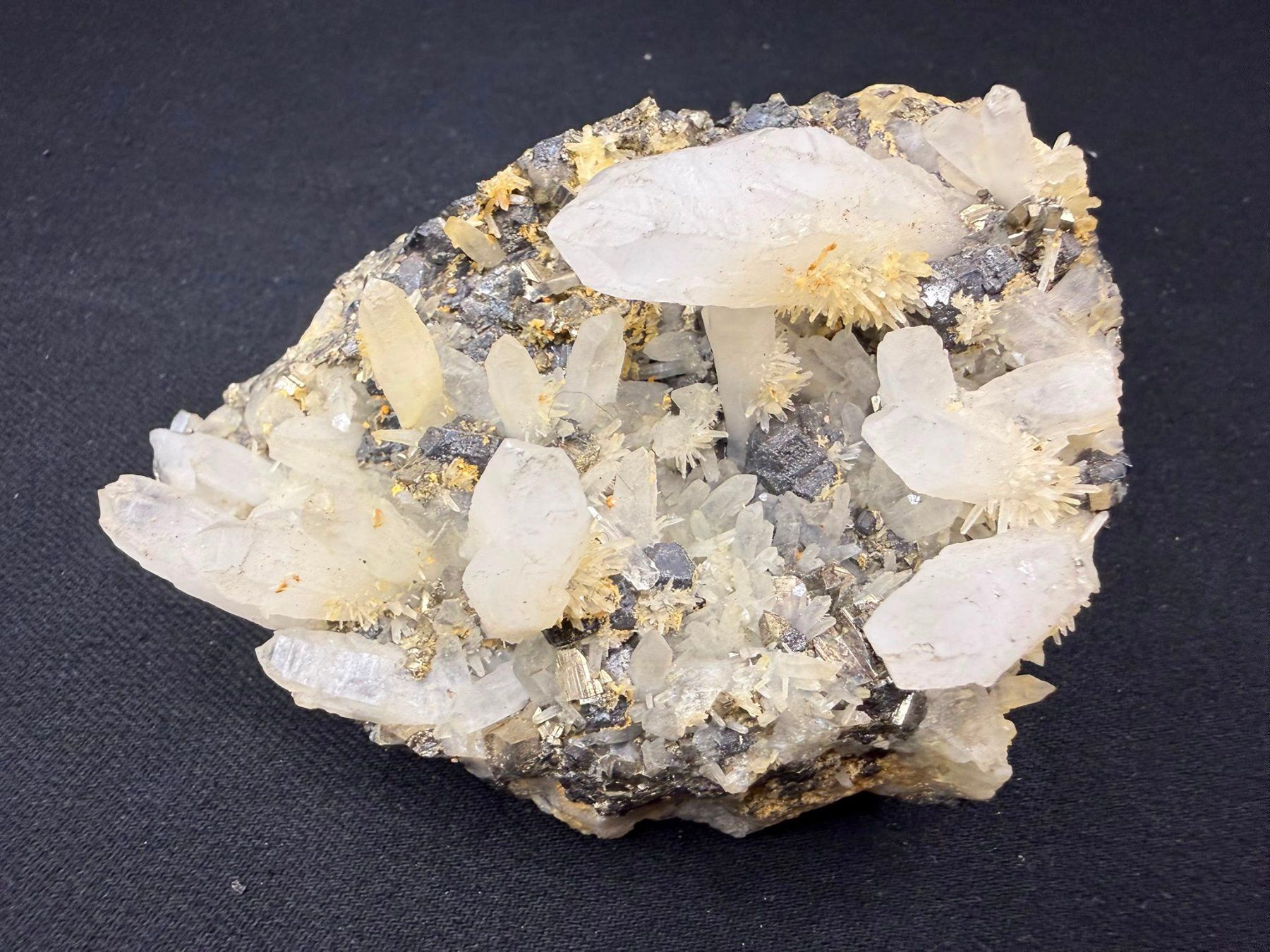 Minerali & Pietre curative: Quarz mit Pyrit und Galena – Usato da Schinznach Bad venduto da Demerald 5