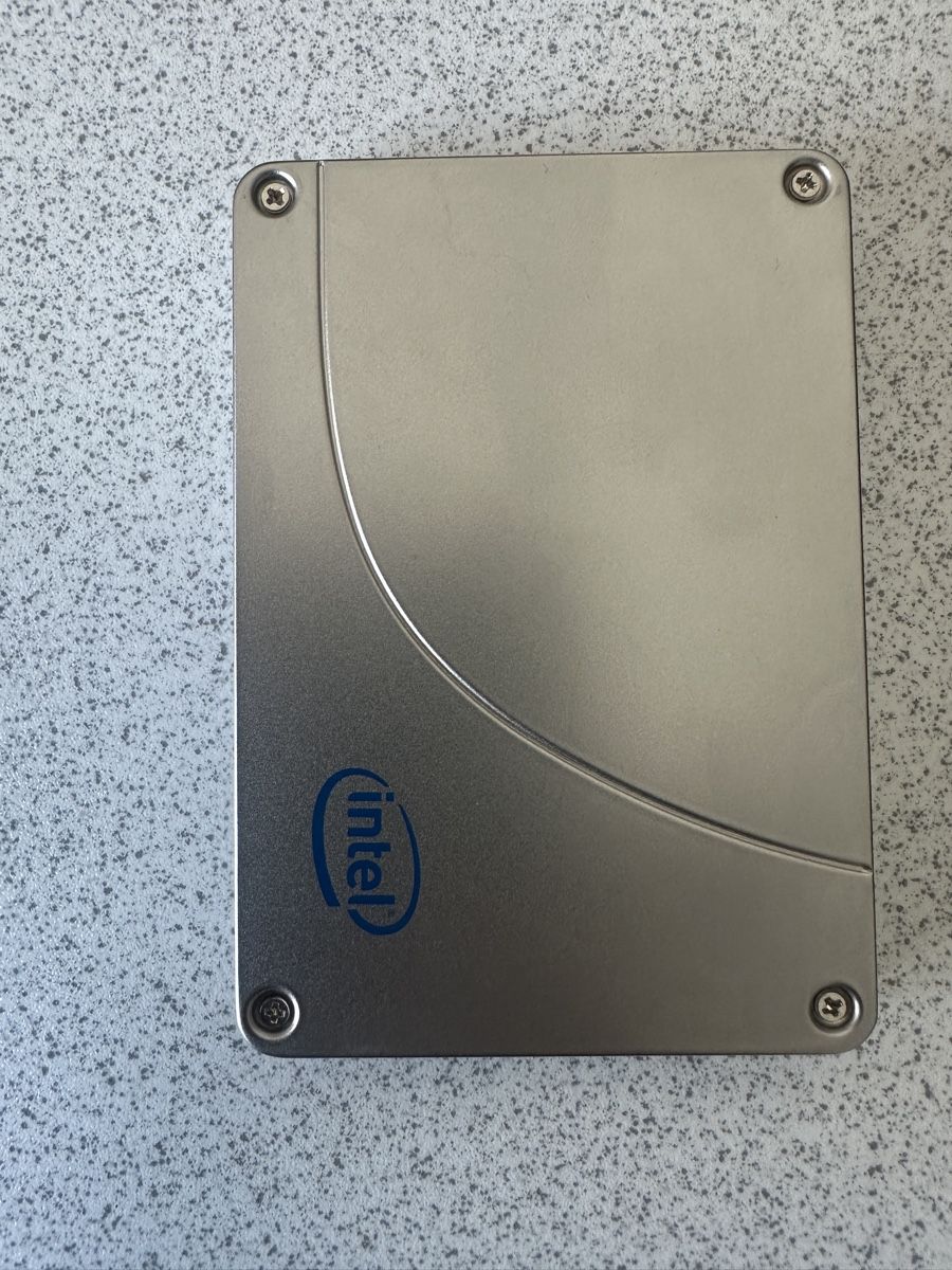 Intel Dischi rigidi: Intel SSDSC2CT240A4 240GB – Usato da Amriswil venduto da Rederic7