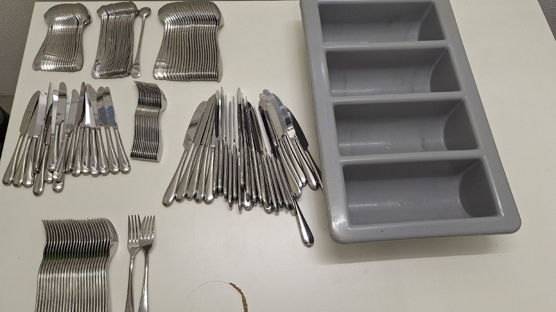 Bestecksets: Gastro Besteck – Gebraucht aus Binningen von Bombeleger 8