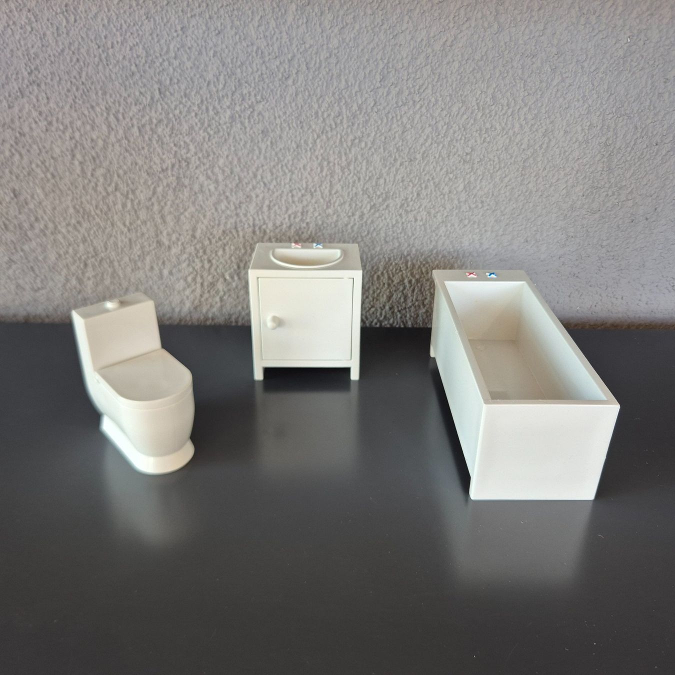 Figuren: Ikea Huset Mini Deco Möbel Set Bad 3 Teile – Gebraucht aus Nottwil von Wondewa-Shop 2
