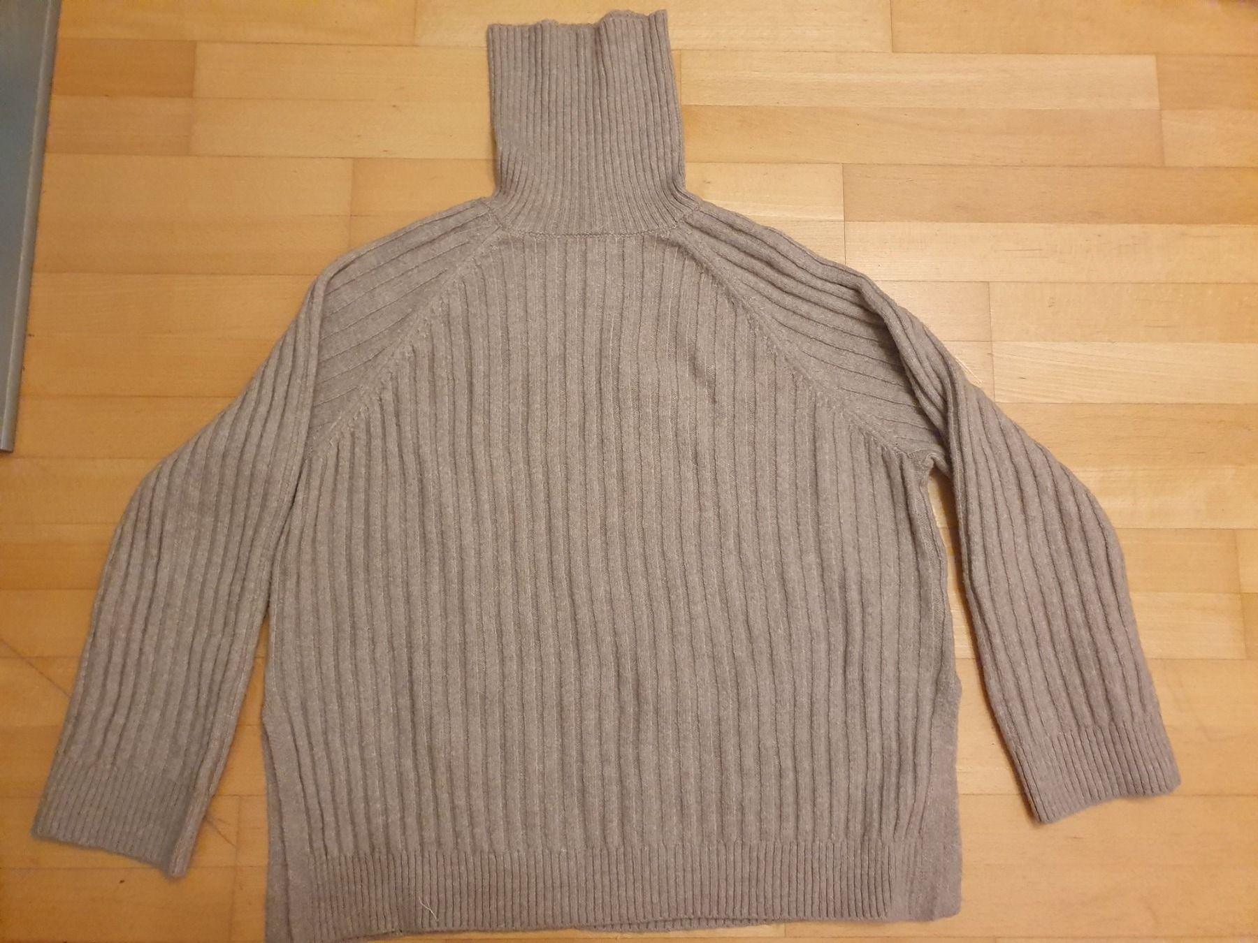 H&M Pulls et sweat-shirts: H&M Mädchen Rollkragenpullover Gr.M beige, Rippenstrick, ... – D'occasion à Kloten par Hektor44