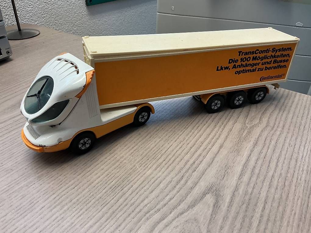 Modellini d'auto: Colani Spezial Lastwagen – Usato da Oensingen venduto da KawasakiZ900RS 1