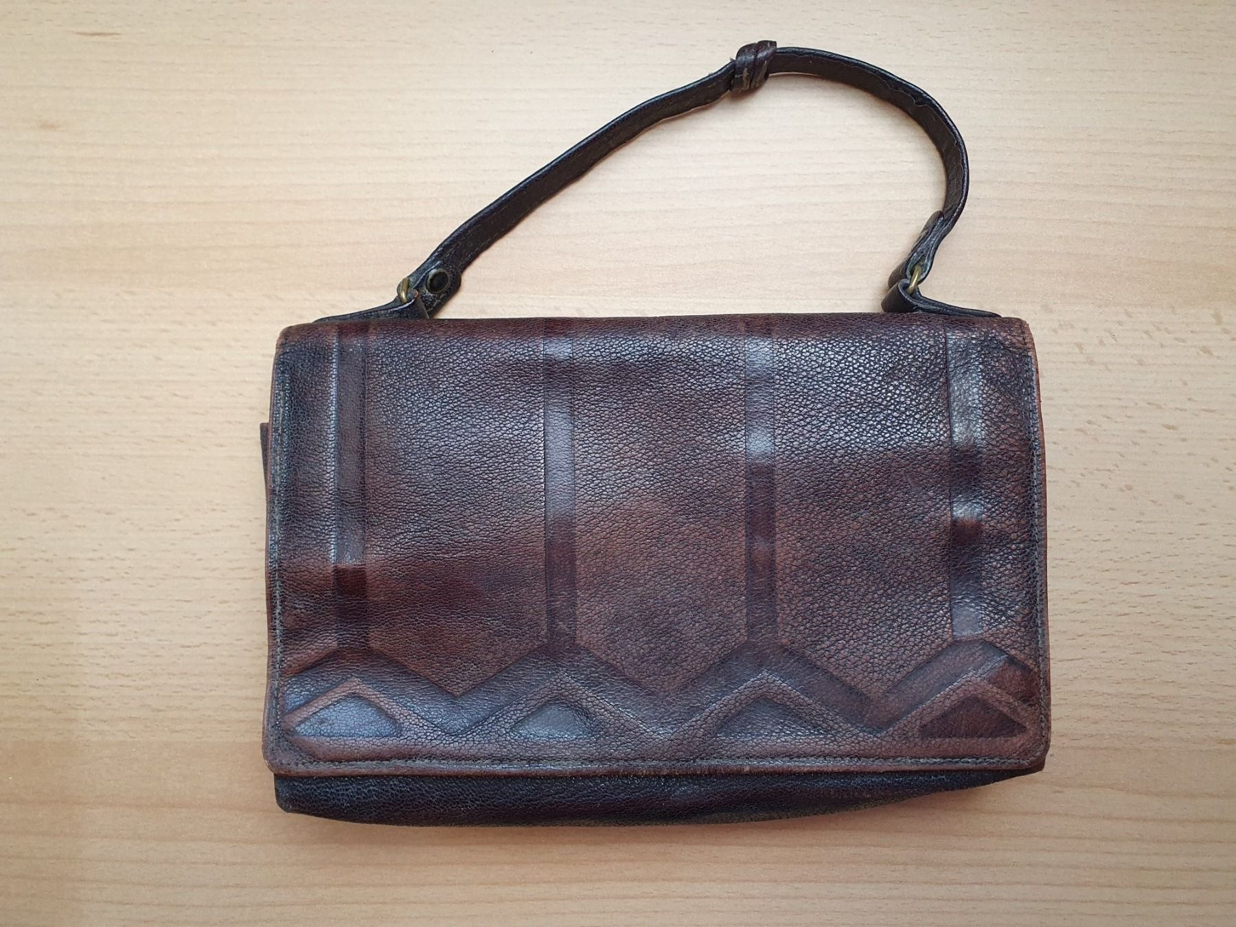 Borse da donna: Antike Leder Handtasche ca. 100-jährig – Usato da St. Margarethen TG venduto da Schachmatt