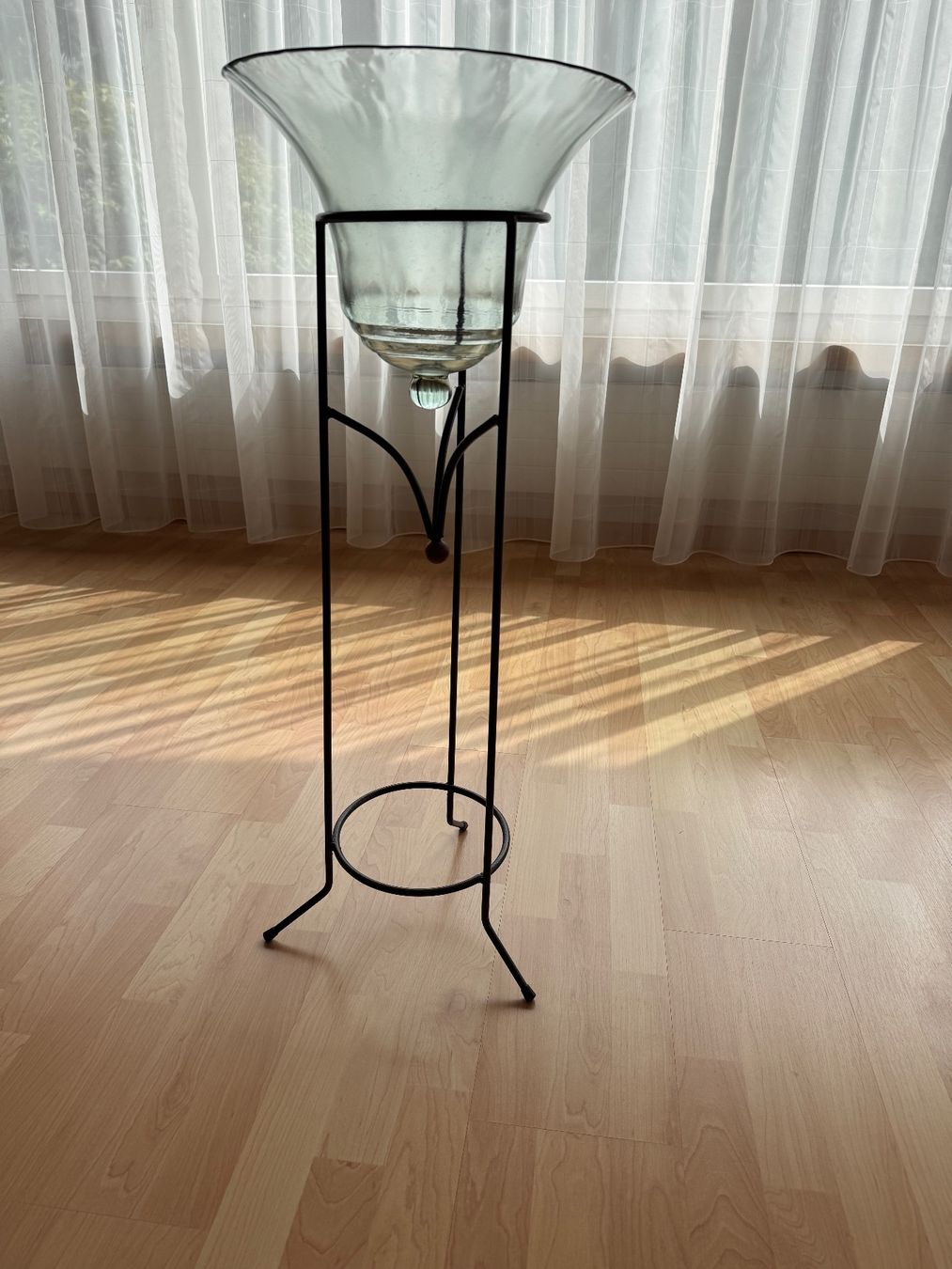 Altro per la casa: Schmiedeeisen Blumenständer mit Glasschale – Nuovo (secondo la descrizione) da Humlikon venduto da GX30 5