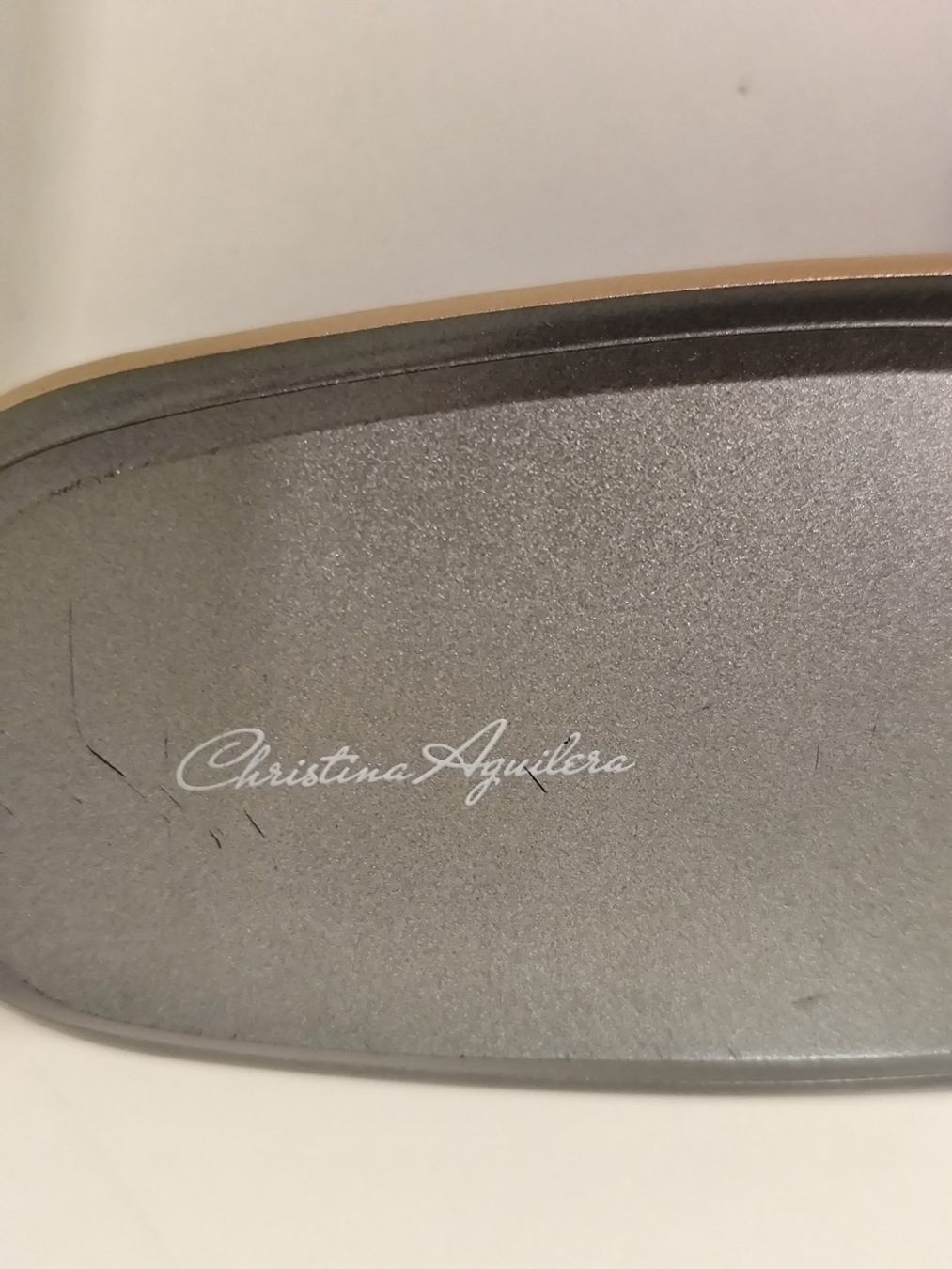 Sonstige Haarpflege: Christina Aguilera Glättungsbürste – Gebraucht aus Uster von NEVERLASTTRADING 4