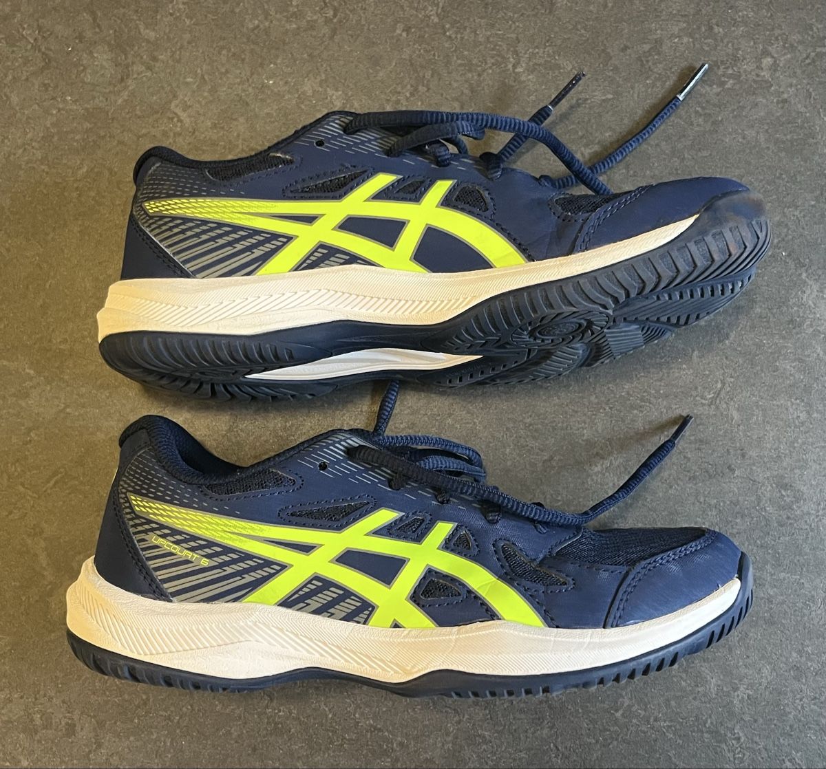 Asics Schuhe für Jungen: Turnschuhe Asics Grösse 37 – Gebraucht aus Derendingen von lenamarita 2