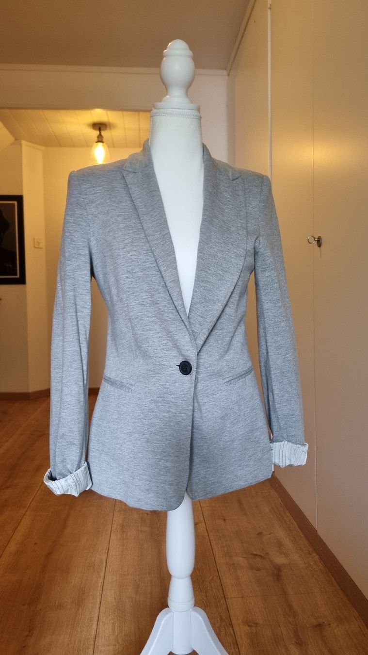 Zara Completi & Tailleur: Zara Basic Blazer, Grau, Gr. M – Usato da Rorbas venduto da Bettlee
